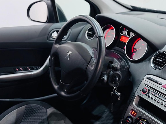 Peugeot 308 4 of 5