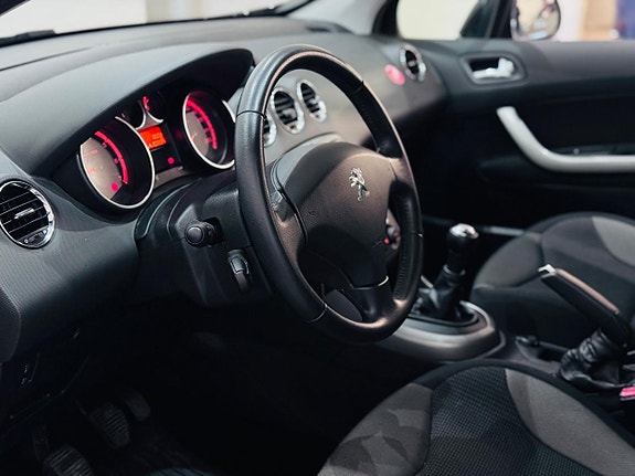 Peugeot 308 10 of 15