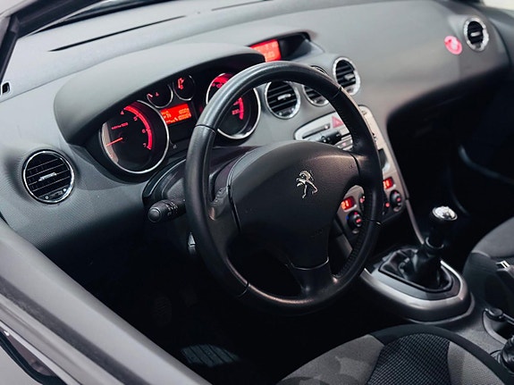 Peugeot 308 9 of 15