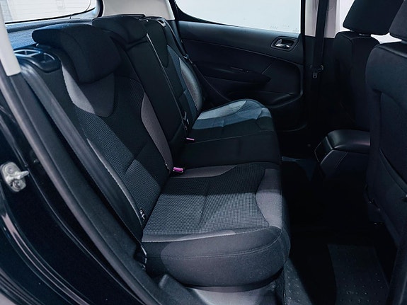 Peugeot 308 8 of 15
