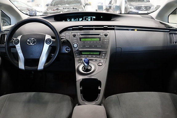 Toyota Prius 14 of 21