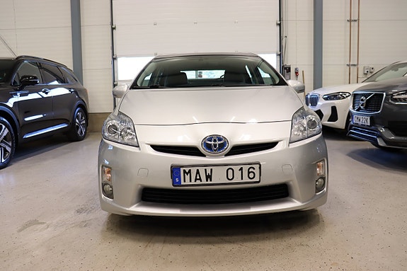 Toyota Prius 3 of 5