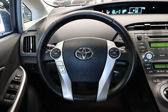 Toyota Prius 13 of 21