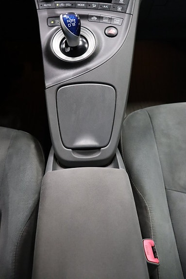 Toyota Prius 16 of 21
