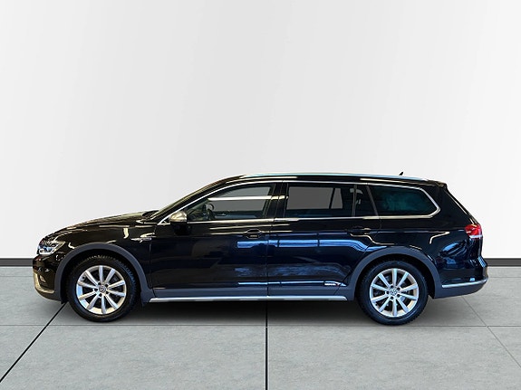 Volkswagen Passat Alltrack 4 of 5