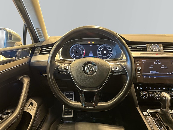 Volkswagen Passat Alltrack 9 of 24