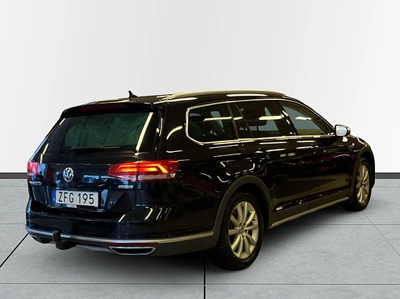 Volkswagen Passat Alltrack 6 of 24