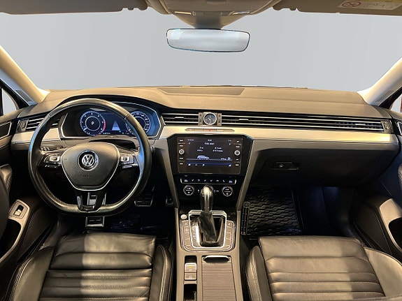 Volkswagen Passat Alltrack 8 of 24