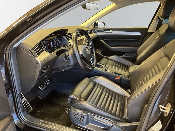 Volkswagen Passat Alltrack 7 of 24