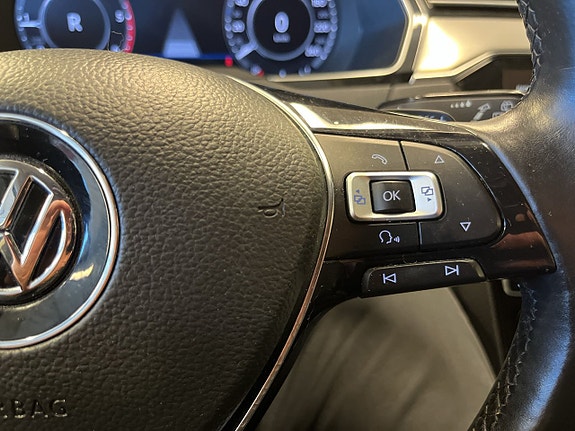 Volkswagen Passat Alltrack 18 of 24
