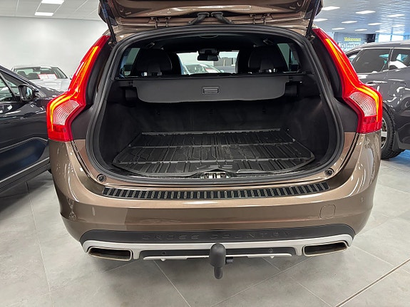 Volvo V60 Cross Country 5 of 5
