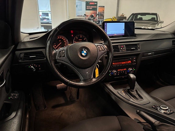 BMW 320 11 of 18