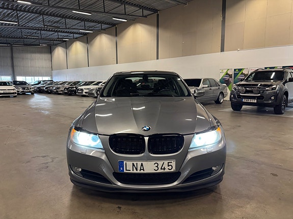 BMW 320 2 of 18