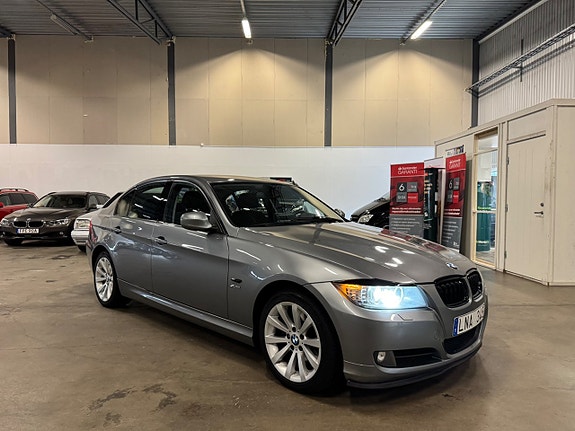 BMW 320 3 of 18