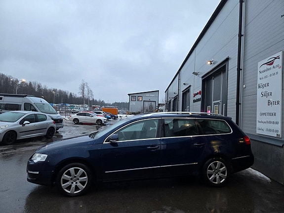 Volkswagen Passat 2 of 12