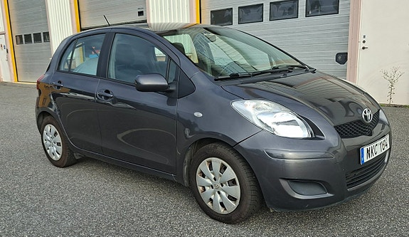 Toyota Yaris 6 of 11