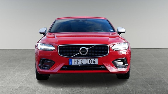 Volvo S90 2 of 5