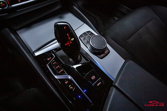 BMW 530e 26 of 29