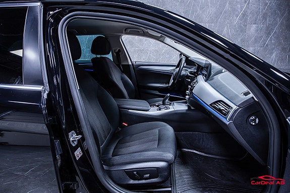 BMW 530e 15 of 29