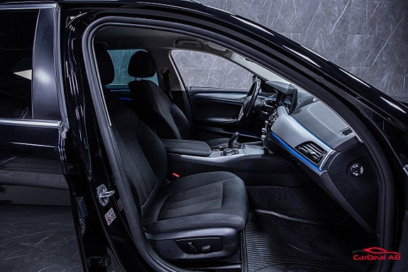 BMW 530e 15 of 29