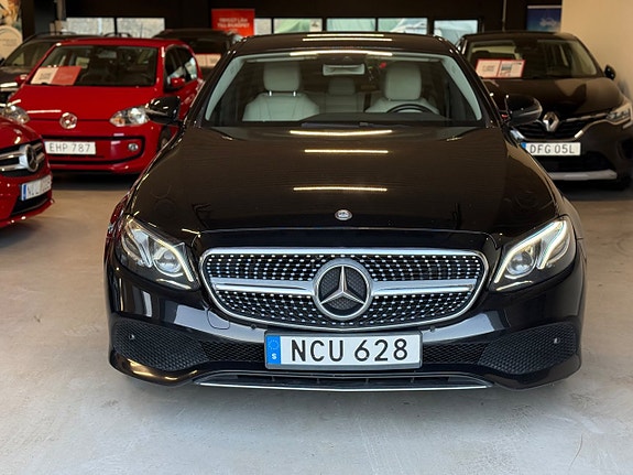 Mercedes-Benz E220 d 3 of 5