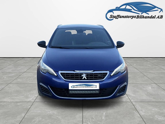 Peugeot 308 2 of 5