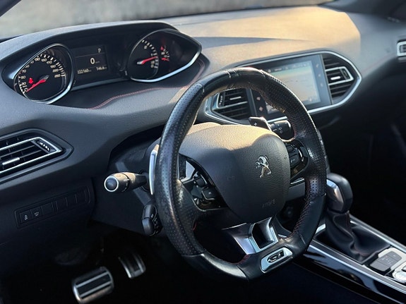 Peugeot 308 9 of 13