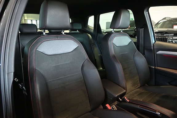 Seat Arona 12 of 19