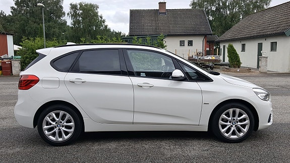 BMW 218d 8 of 23