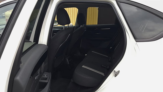 BMW 218d 11 of 23