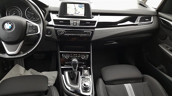 BMW 218d 14 of 23