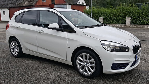 BMW 218d 6 of 23
