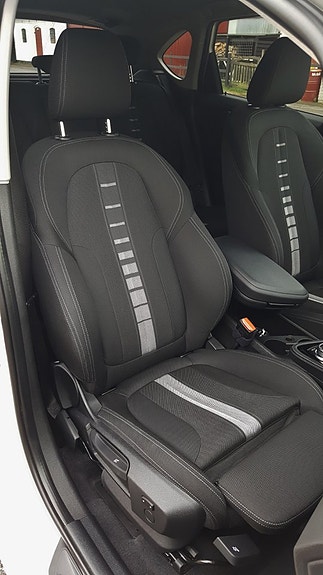 BMW 218d 21 of 23