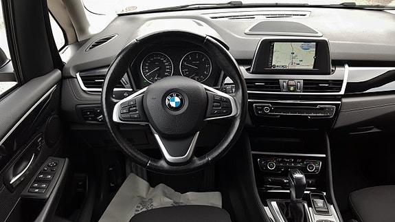 BMW 218d 5 of 5