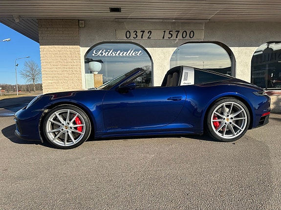 Porsche 911 Targa 4 GTS 2 of 5