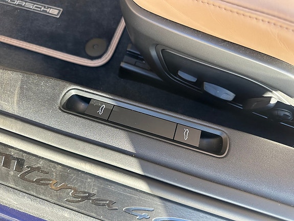 Porsche 911 Targa 4 GTS 19 of 29