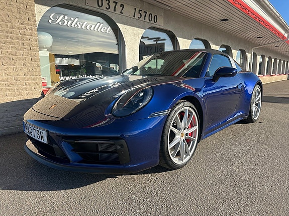 Porsche 911 Targa 4 GTS 27 of 29