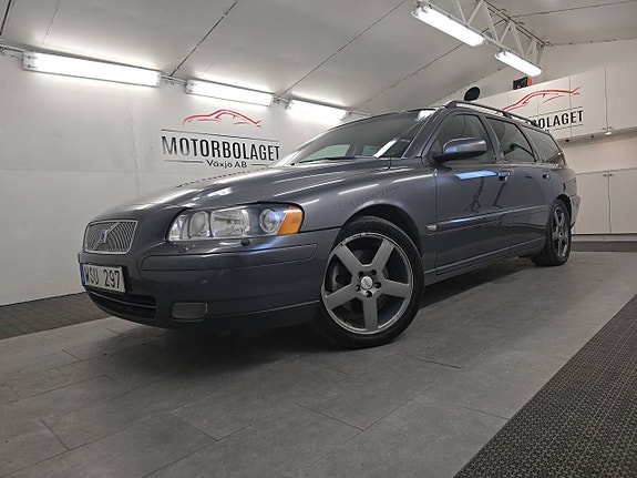 Volvo V70 2.5T Man *17" R-fälg Skinn*  A-traktor