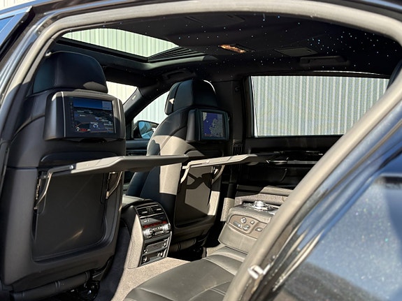 BMW 730 26 of 28