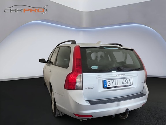 Volvo V50 3 of 5