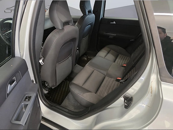 Volvo V50 10 of 13