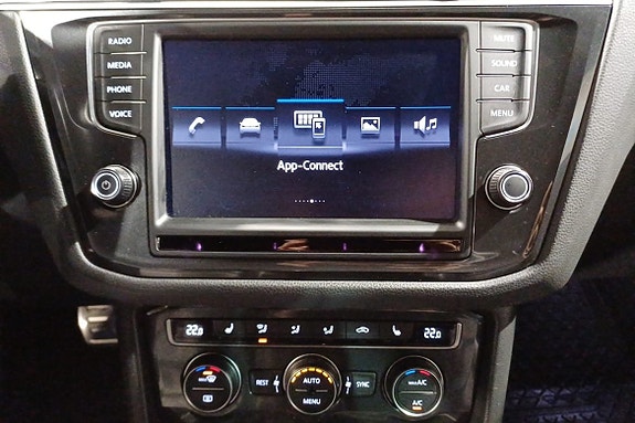 Volkswagen Tiguan 12 of 14