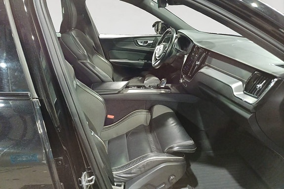 Volvo XC60 15 of 17