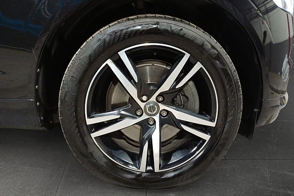 Volvo XC60 16 of 17