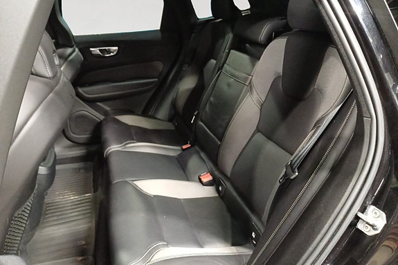 Volvo XC60 14 of 17