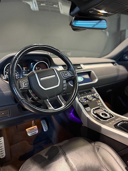 Land Rover Range Rover Evoque 12 of 17