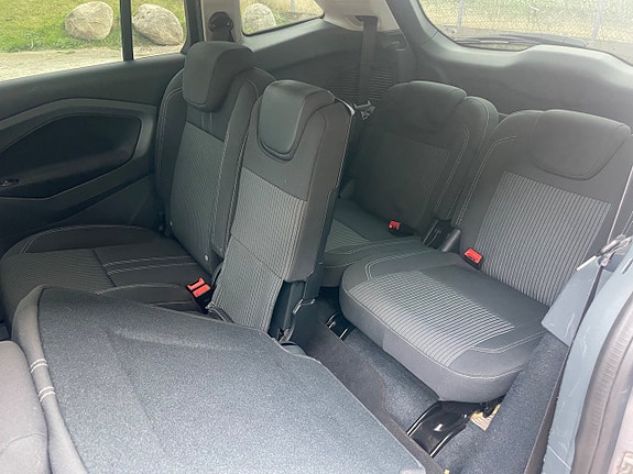 Ford Grand C-MAX 11 of 16