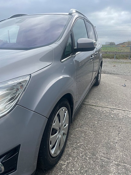 Ford Grand C-MAX 2 of 5