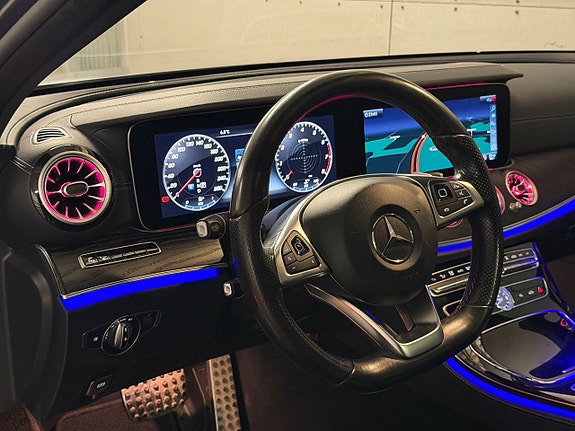 Mercedes-Benz E400 10 of 30