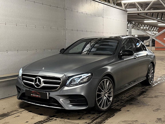 Mercedes-Benz E400 2 of 5